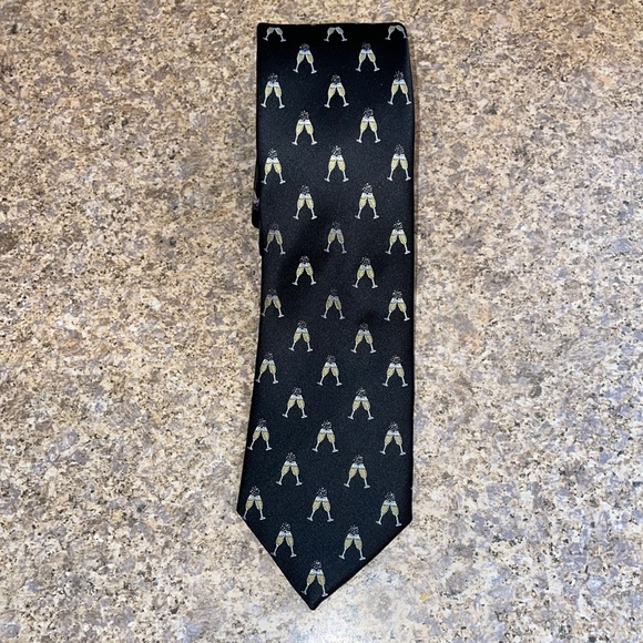 Festive Nautica tie w champagne glasses - Picture 3 of 4